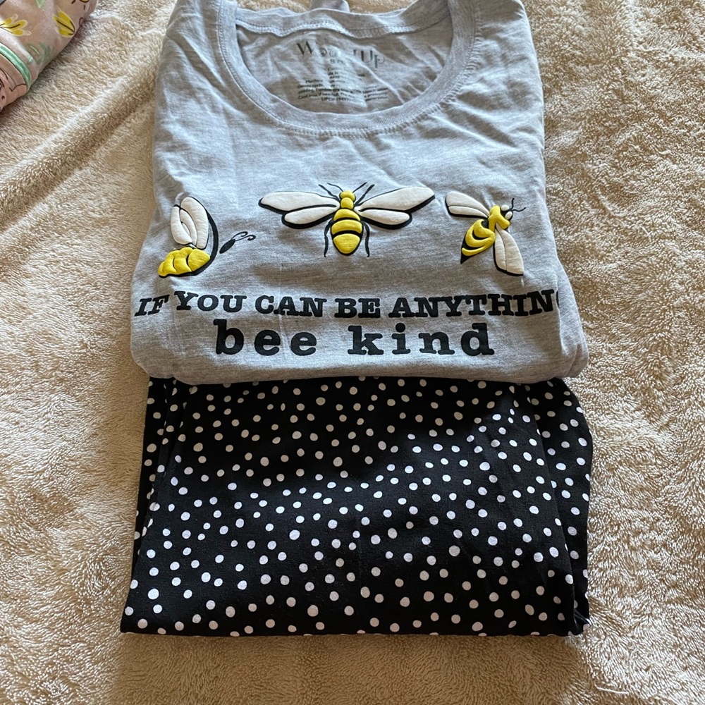2 for $ 8! Girls adorable “bee kind” set. Shirt & pants. - Picture 4 of 4